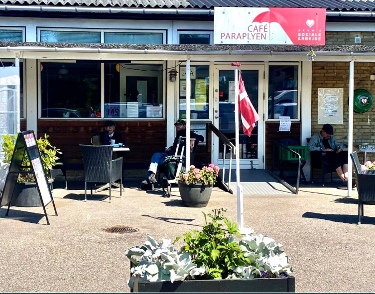 Cafe' Paraplyen